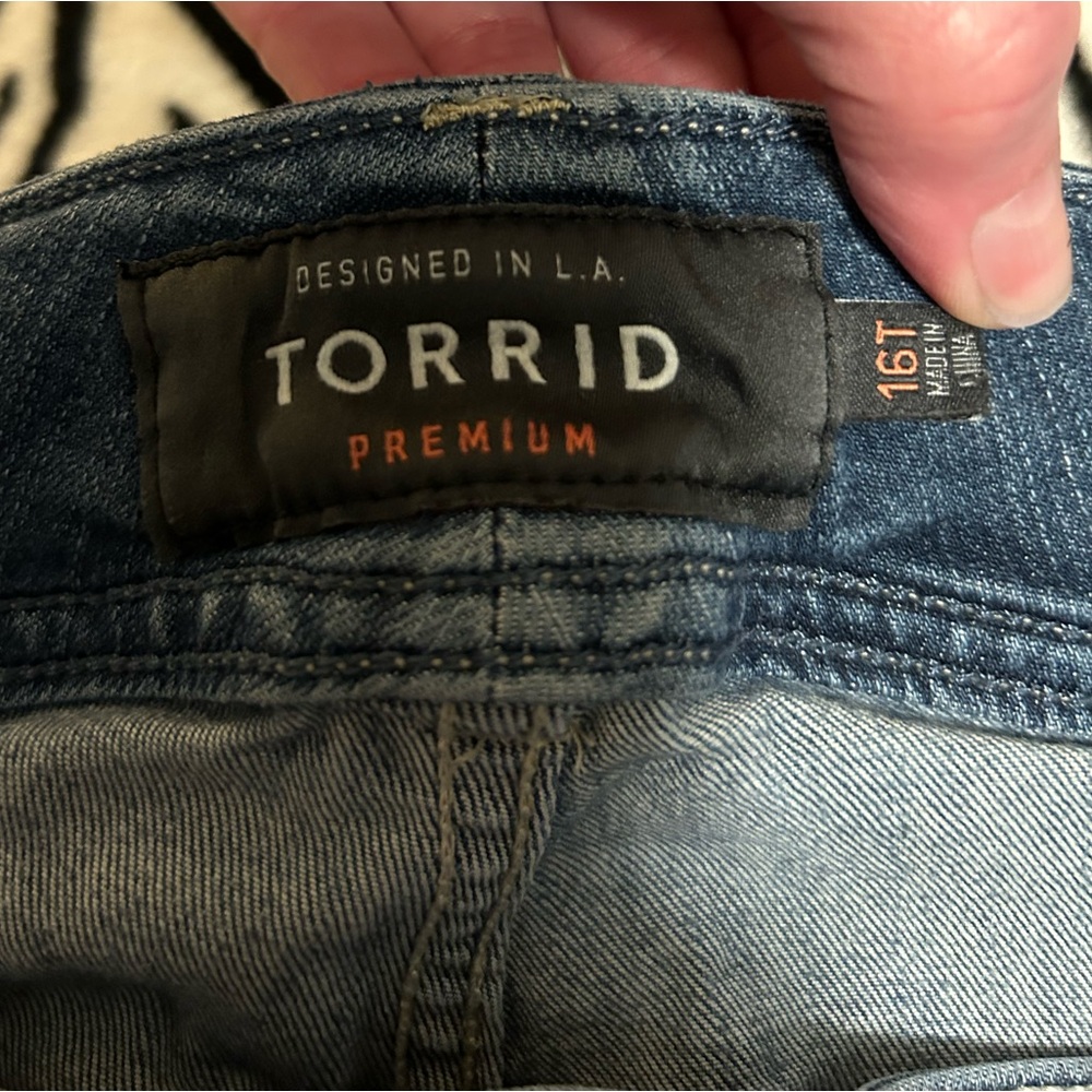 TORRID premium sz 16Tall stretch bootcut/flare jeans.